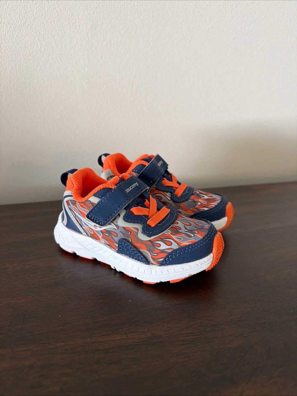 Saucony Flash Kids Shoes Sz 5 M Navy Orange Leather & Mesh NWOT